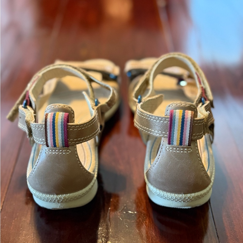 Women's Tan Sandals - Picture 5 of 7